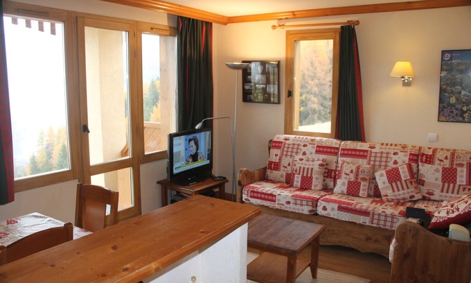Bellentre Apartment | Les Coches-La Plagne: Spacious 3 rooms (6 people - 2 bathrooms) Montchavin foot track
