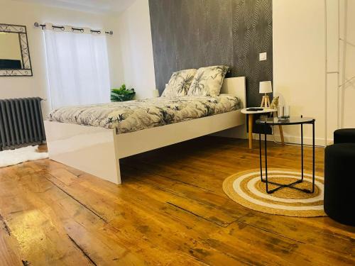 Jarnac House | Les Dames Jeannes