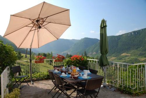 Mostuejouls Bed & Breakfast | Les Falaises