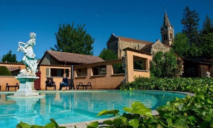 Saint-Georges-d'Esperanche House | Les Jardins du Castel Gites Annick et Jean Paul Appartement 5