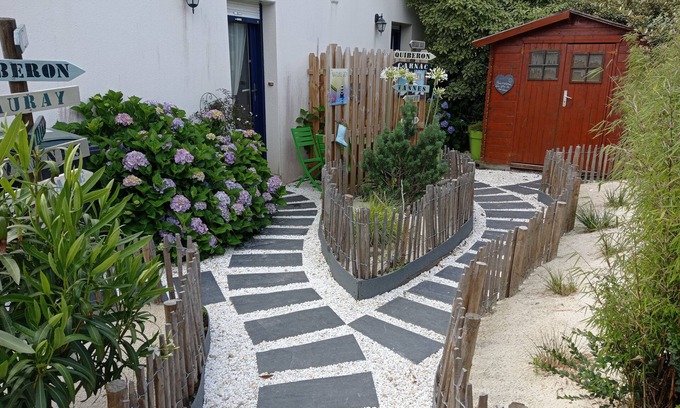 Plougoumelen House | Les Gîtes de PEN VRAZ *, Les P'tits Matelots 5 minutes from the coastal paths.