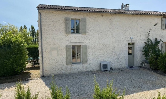 Chalais House | Les Houx - Old barn with private swimming pool