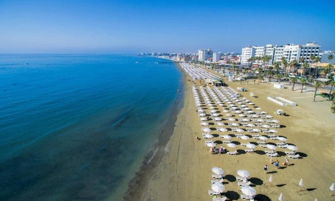 Larnaca Hotel | Les Palmiers Boutique Beach Hotel and Luxury Apartments in Larnaca