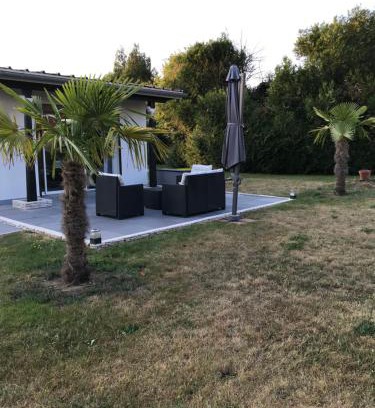 Puy-Guillaume House | Les rosiers