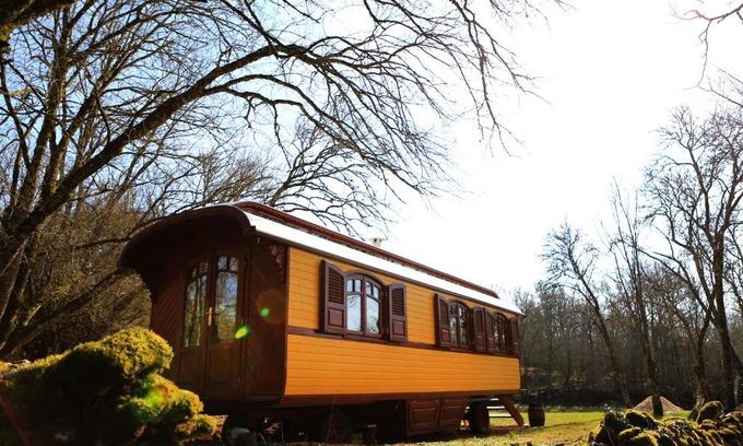 Gramat Bed & Breakfast | les roulottes du LOT