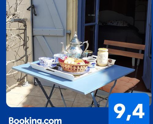 Charlieu House | Les volets bleus