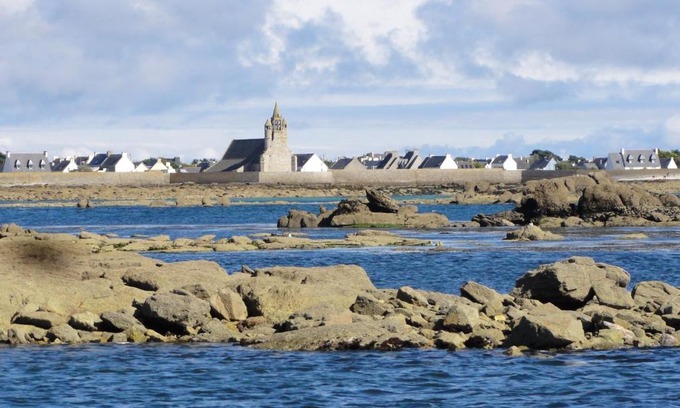 Saint-Guenole Bed & Breakfast | les volets bleus