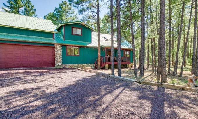 Pinetop-Lakeside House | Less Than 1 Mi to Rainbow Lake Family Home with Fire Pit