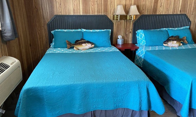 Quitman Hotel | Less than a mile from Lake Fork-UPDATED-Bass Bungalow-RM 7
