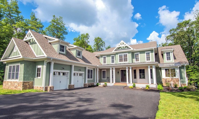 Waterfront Greens House | Let the Good Times Roll | Lakefront + Indoor Pool, Hot Tubs & Fire Pit!