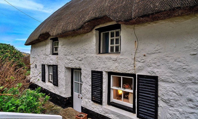 Sennen Cove Cottage | Lewcott