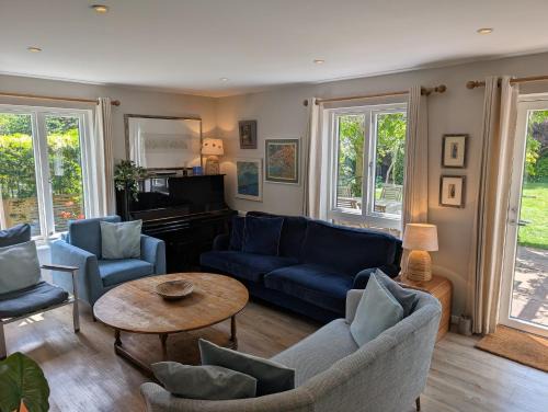 Lewes Villa | Lewes Heights is a spacious modern luxury home with stunning views