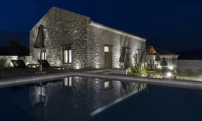 Sourpi Apartment | Lichnos Luxury Maisonette 3