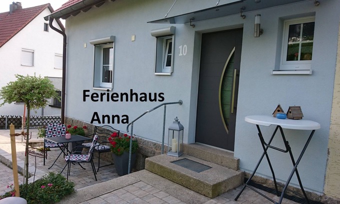 Windischeschenbach Apartment | Liebevoll eingerichtetes Feriendomizil mit Balkon nahe des Waldnaabtals