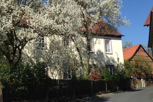 Wartmannsroth House | Liebevolles, altes Schulhaus im Vintage Stil