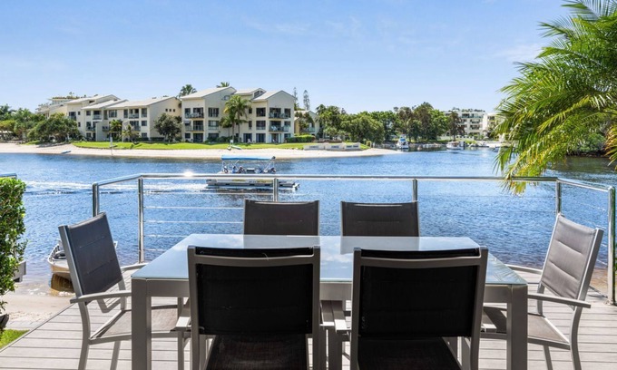 Noosaville Apartment | Life doesn't get Much Better at this Noosa River Front Townhouse