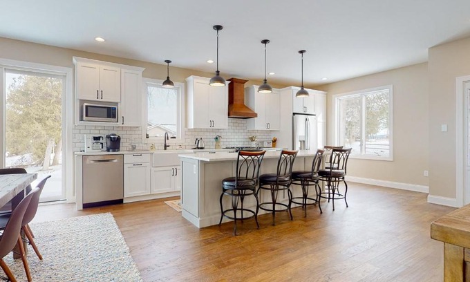 Malletts Bay House | Life on the Lake