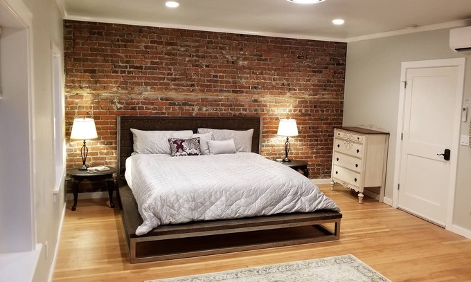 Centralia Apartment | Light filled downtown studio apartment with king bed.