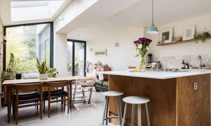 William Morris House | Light filled house five minutes from the tube, perfect for families!