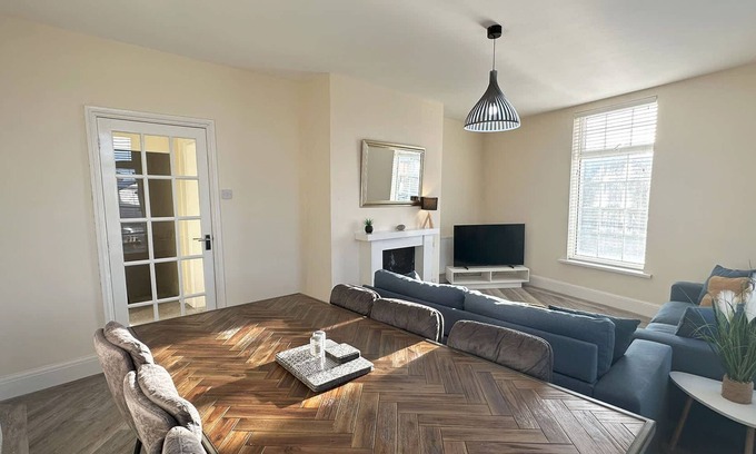 Knott End-on-Sea Apartment | Light House View Summ