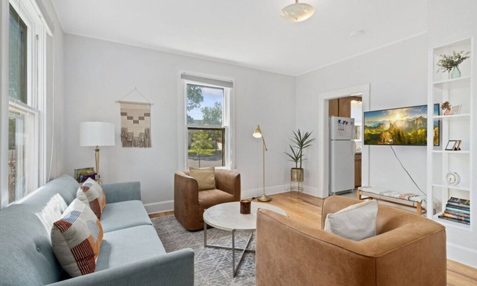 Old Town Apartment | Light & Lovely Modern Farmhouse in Old Town