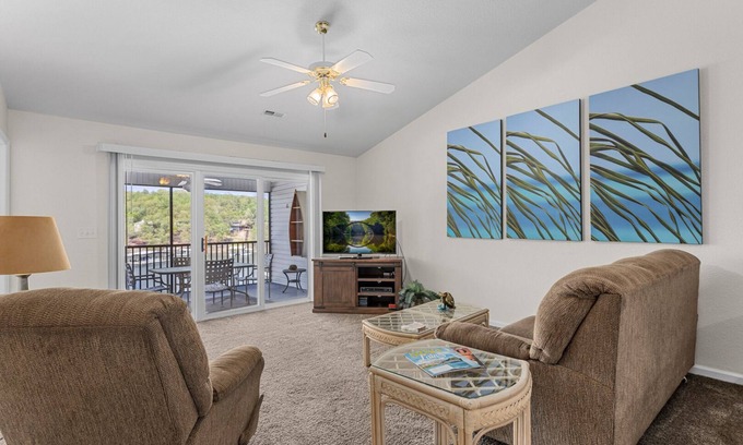 Lakeland Condo | Lighthouse Landing 5-403 - Waterfront Condo with Screened Deck!
