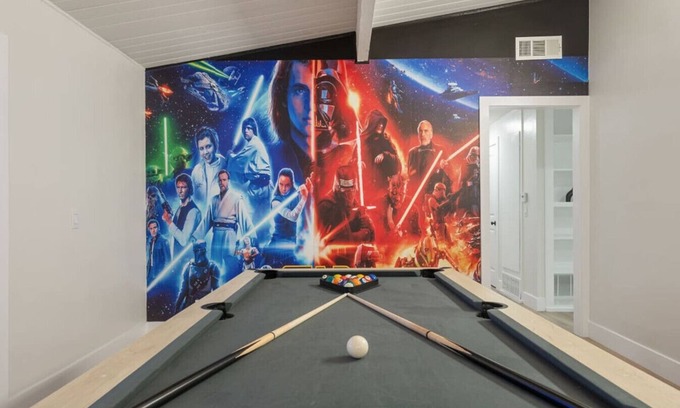 Southwest Anaheim House | Lightsaber Lounge-Hot Tub-Billiards-10mnstoDisney