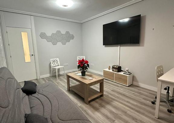 Dos Hermanas House | Like Home