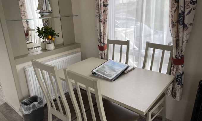Hamworthy House | Lily Beautiful Caravan on Rockley Park