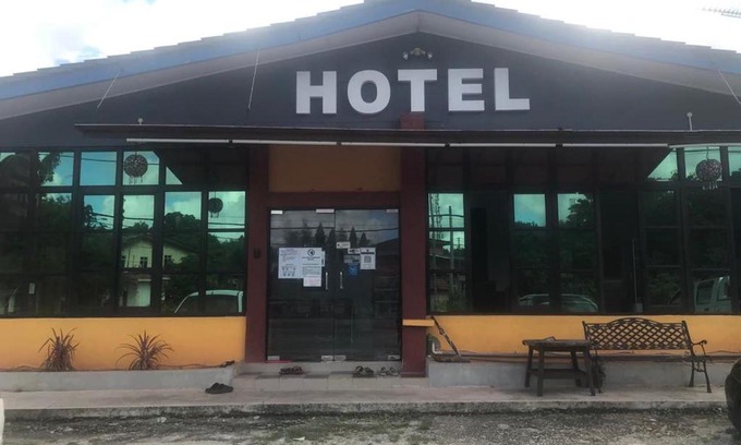 Kampung Gong Rengas Hotel | Lily Budget Hotel