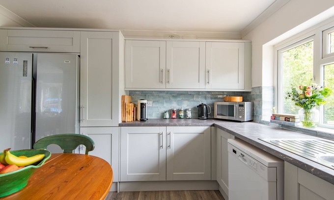 Etchinghill Apartment | Lilywood - a holiday let by Bloom Stays that sleeps 12 guests in 4 bedrooms