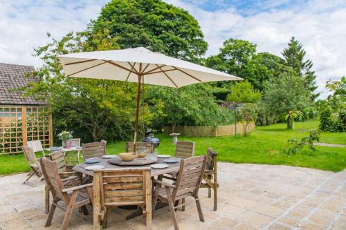Etchinghill House | Lilywood by Bloom Stays