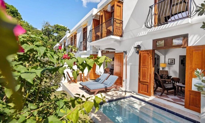 Barrero Apartment | Limón y Playa | Luxury Tropical Getaway in Rincón