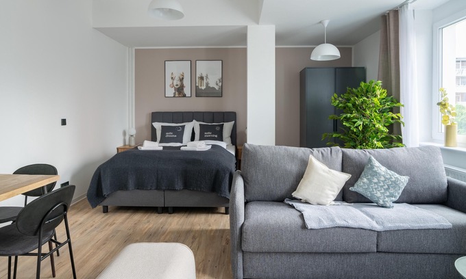 Lebenstedt Apartment | limehome Salzgitter | Suite with sofa bed