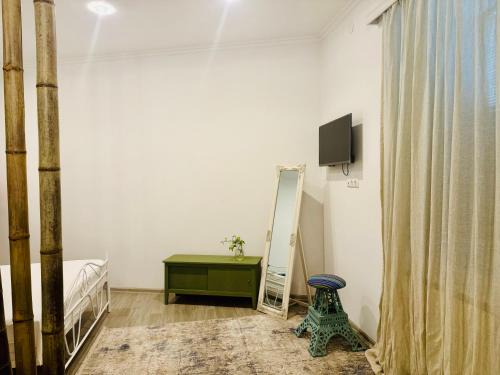 Chugureti Apartment | Lina's Apartment