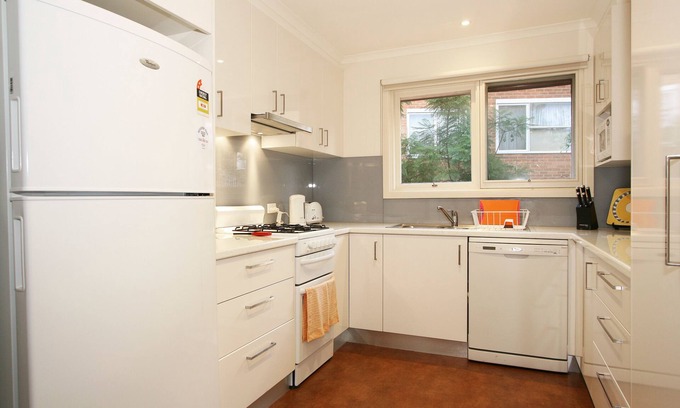 Hawthorn Apartment | Lisson Holiday Rental