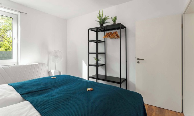 Weinheim Apartment | LiT LiVING: Luxury - Box Spring - Parking - 3 BR