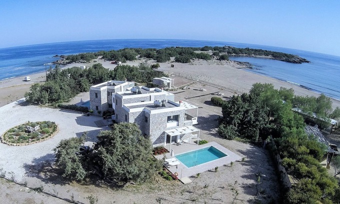 Gialos Villa | LITHOS-CEDAR BAY BEACHSIDE VILLAS-LUXURY STONE VILLA -PRIVATE POOL