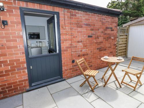 Padfield House | Little Birchinlea