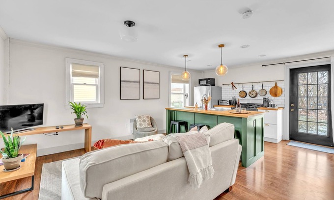 Vergennes Apartment | Little City Brick Apartment A - cozy, modern apartment in downtown Vergennes
