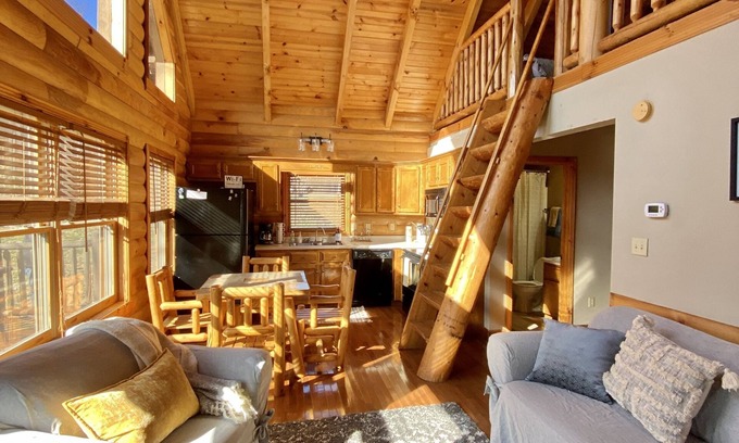 Caryville House | Little Cove Creek Cabin #1