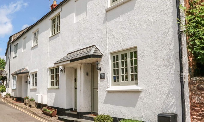 Dunster Cottage | LITTLE DRAGONS, pet friendly, character holiday cottage in Dunster