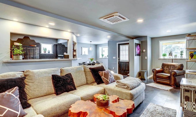 Dryden House | 'Little House on the Lot' Dryden Townhome: Pets OK