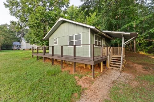 West Point House | Little Lake Cabin close to Callaway Gardens