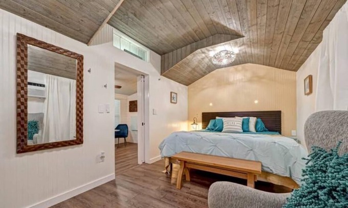 San Leon House | Little Marlin by the Bay Getaway!