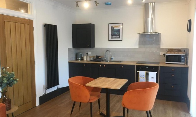 Llangwm Apartment | Little Oaks