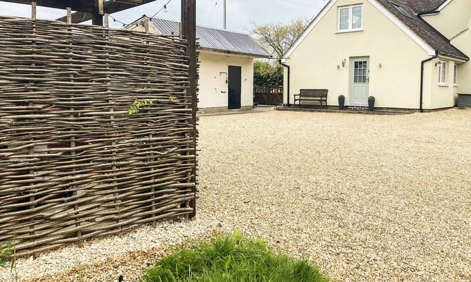 Coleford Cottage | LITTLE PERRY AT PERRYWOOD END, family friendly in Wadborough