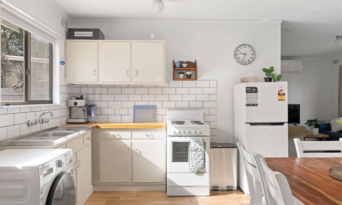 Inverloch House | Little Pier Cottage Inverloch