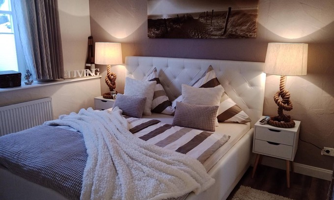 Pronsfeld Apartment | Little reverie Frango Eifel/castle rear Whirlpool/sauna house/massage chair
