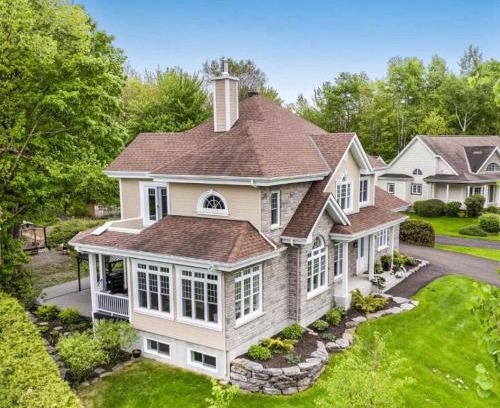 East Hawkesbury Villa | Little Rideau Falls Retreat